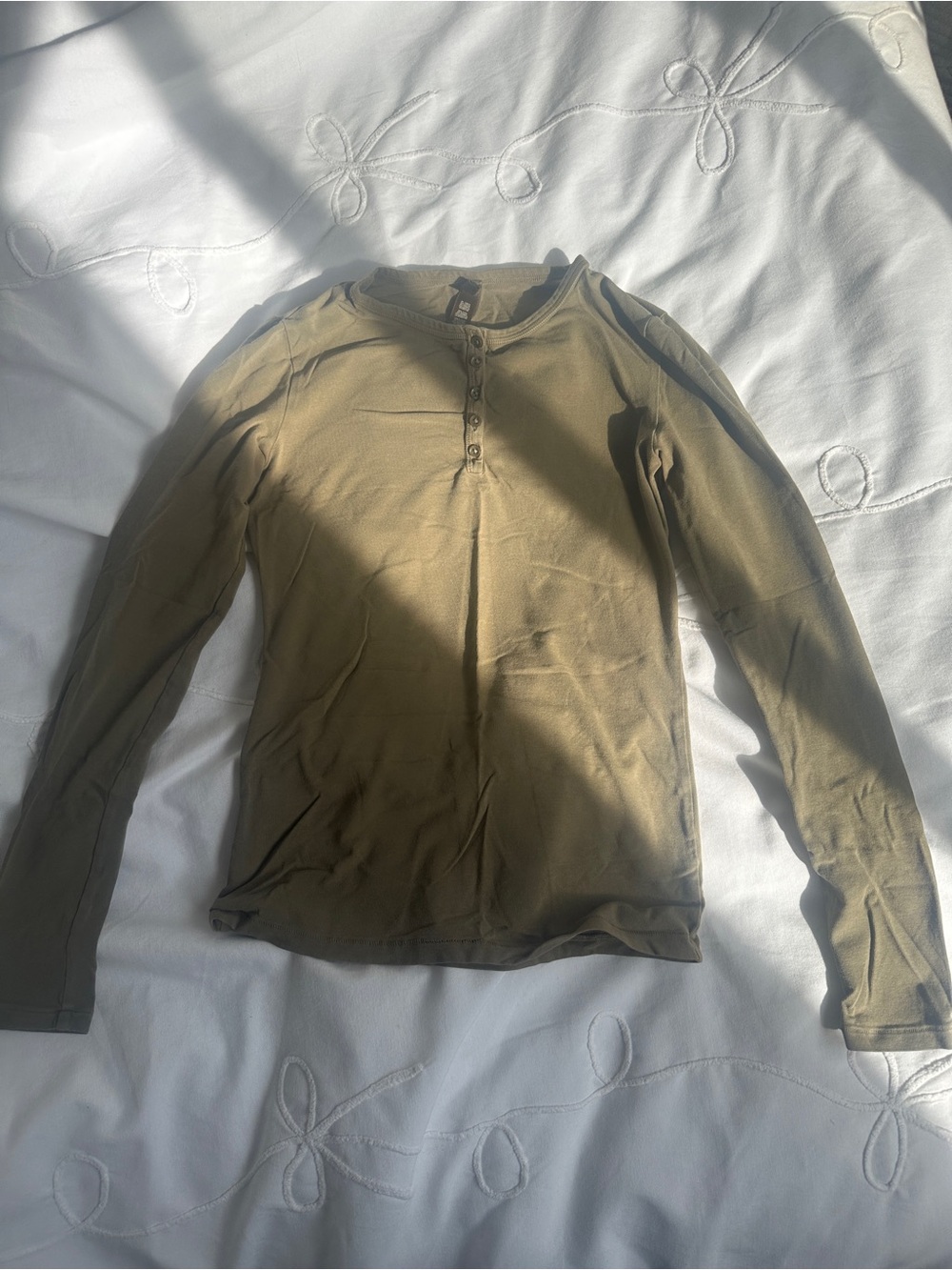 Skims Woman Long-Sleeve Henley Shirt - Olive